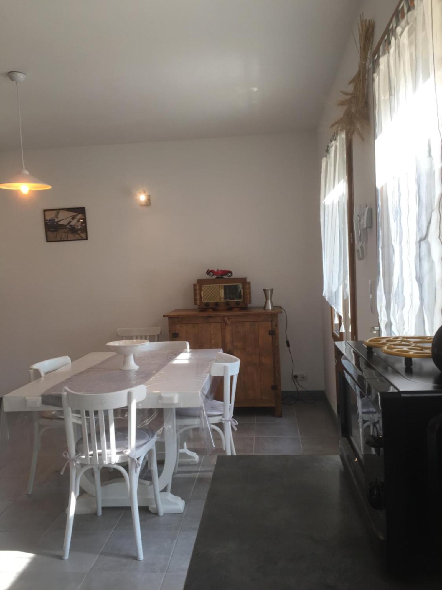 Maison De Vacances Jocelyne Lauris Exterior foto