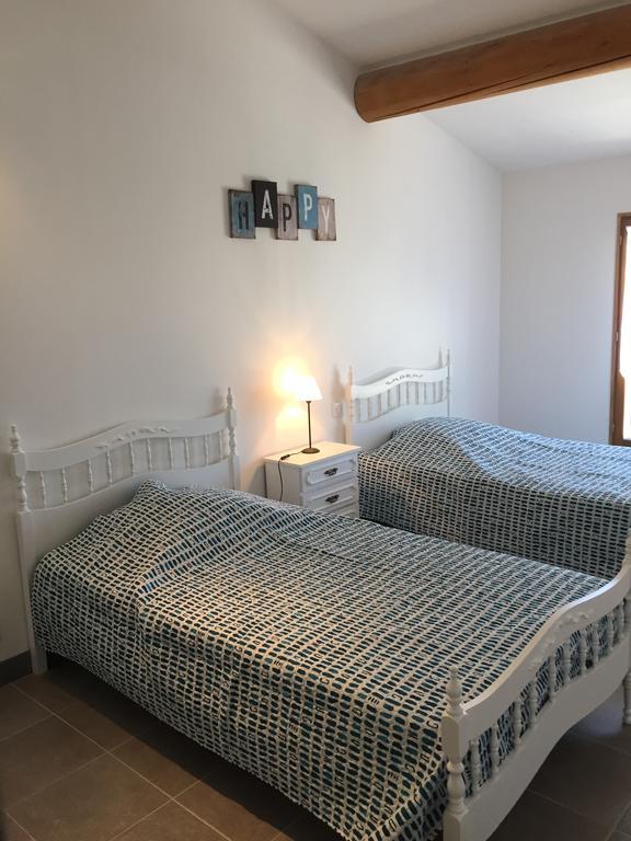 Maison De Vacances Jocelyne Lauris Exterior foto